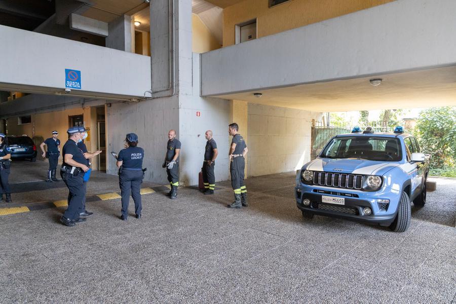 Modena. Sgomberati Gli Abusivi Al Lambda Gazzetta Di Modena